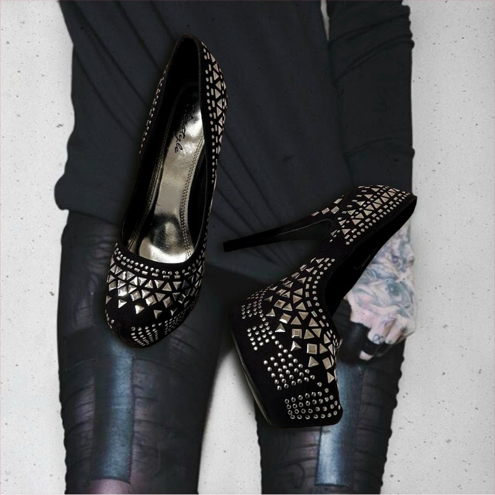 Hot y2k black silver studded high heels pumps 🖤
